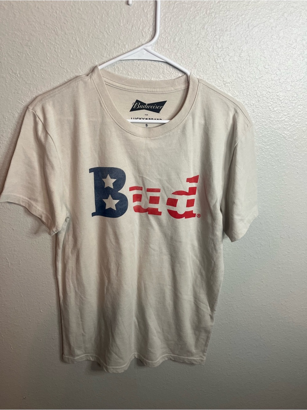 Lucky Brand Cream Short Sleeve Tee with Blue and Red 'Bud' Graphic